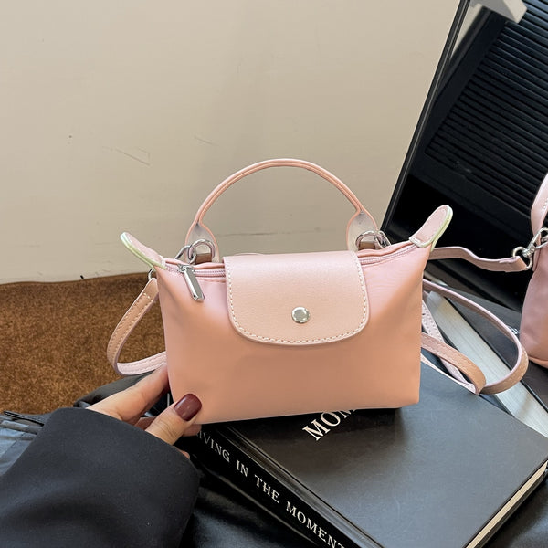 "Chic Retro Style Essential"